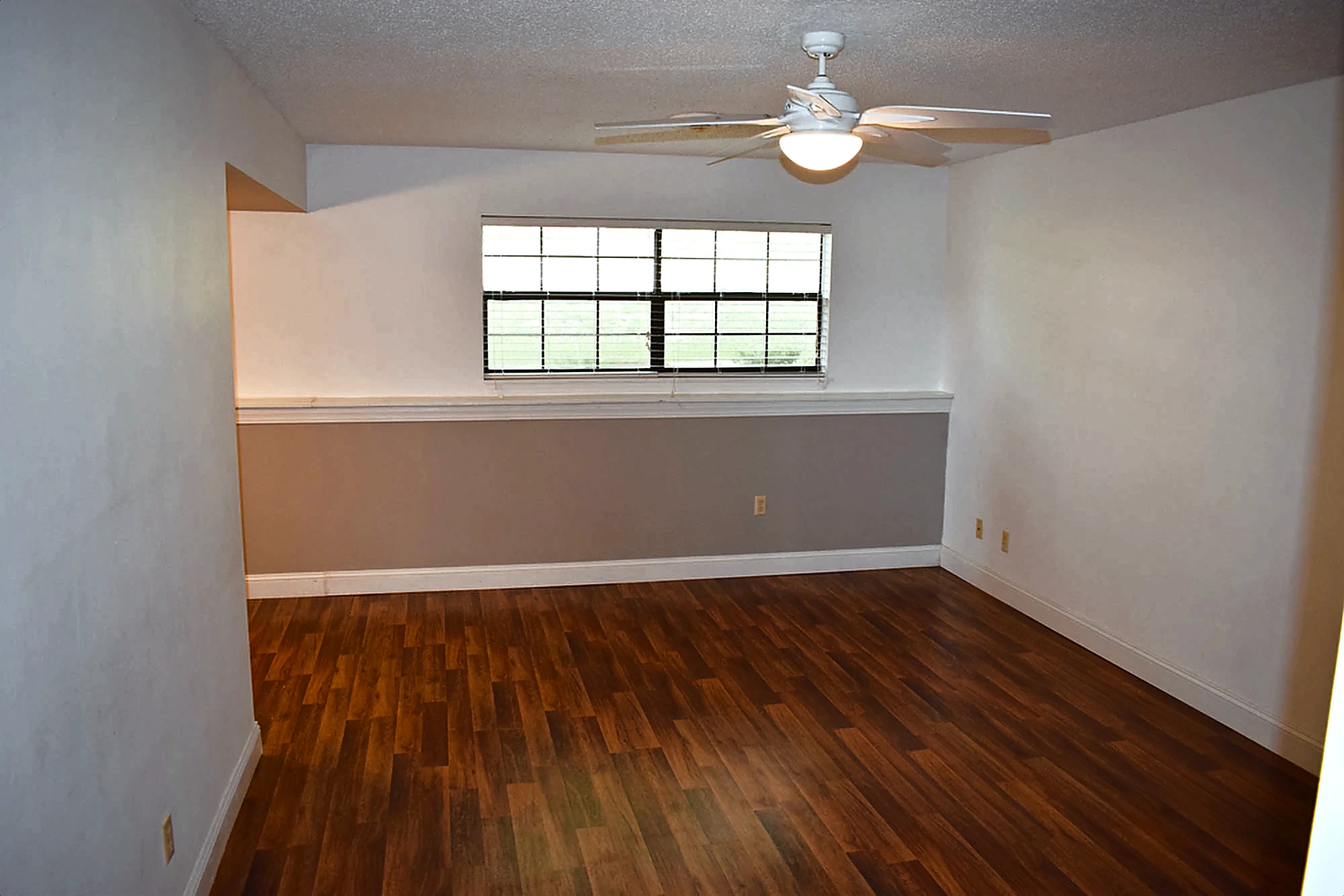 Apartment 1301 A interior view 4