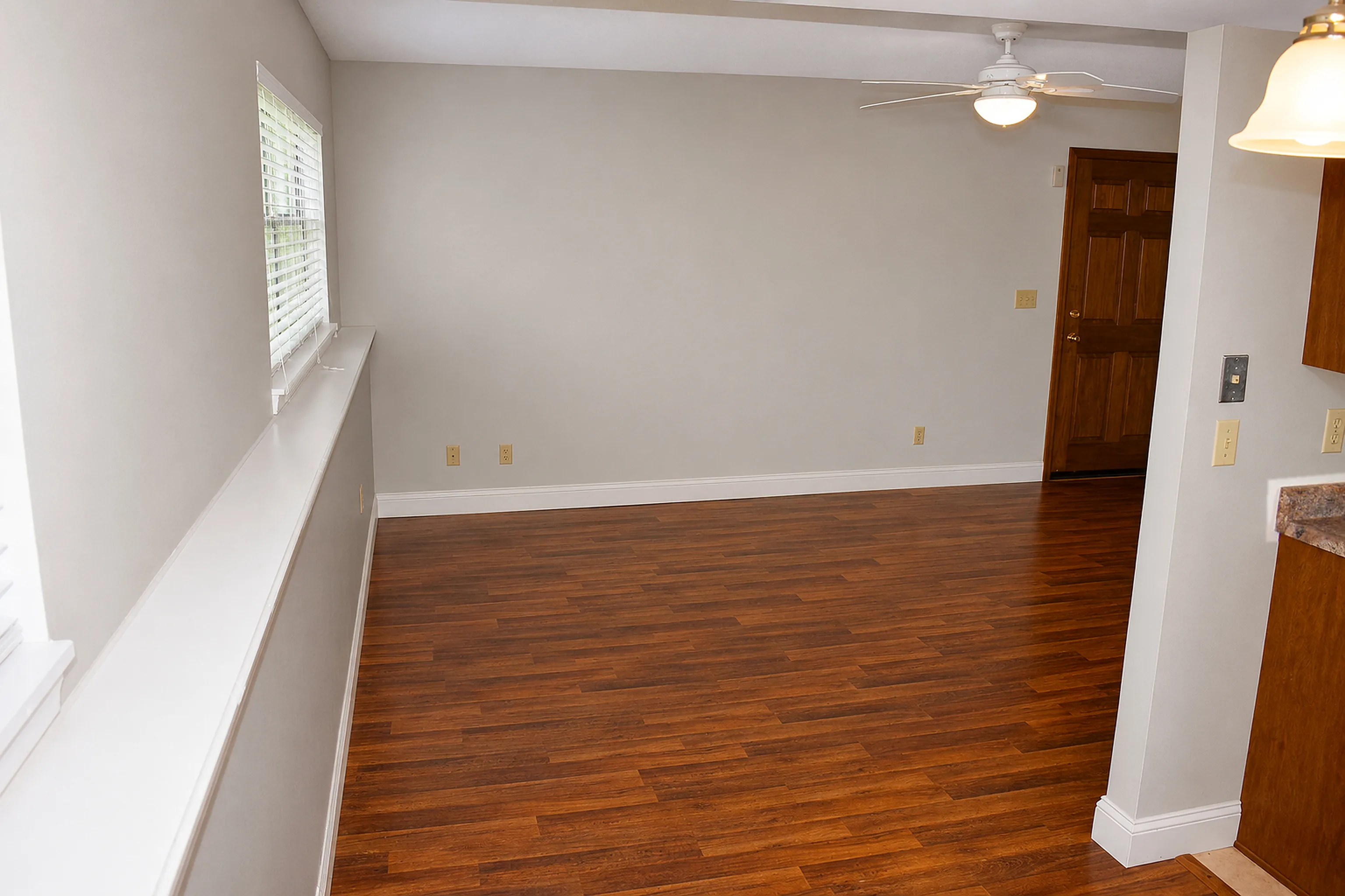 Apartment 1301 A interior view 7