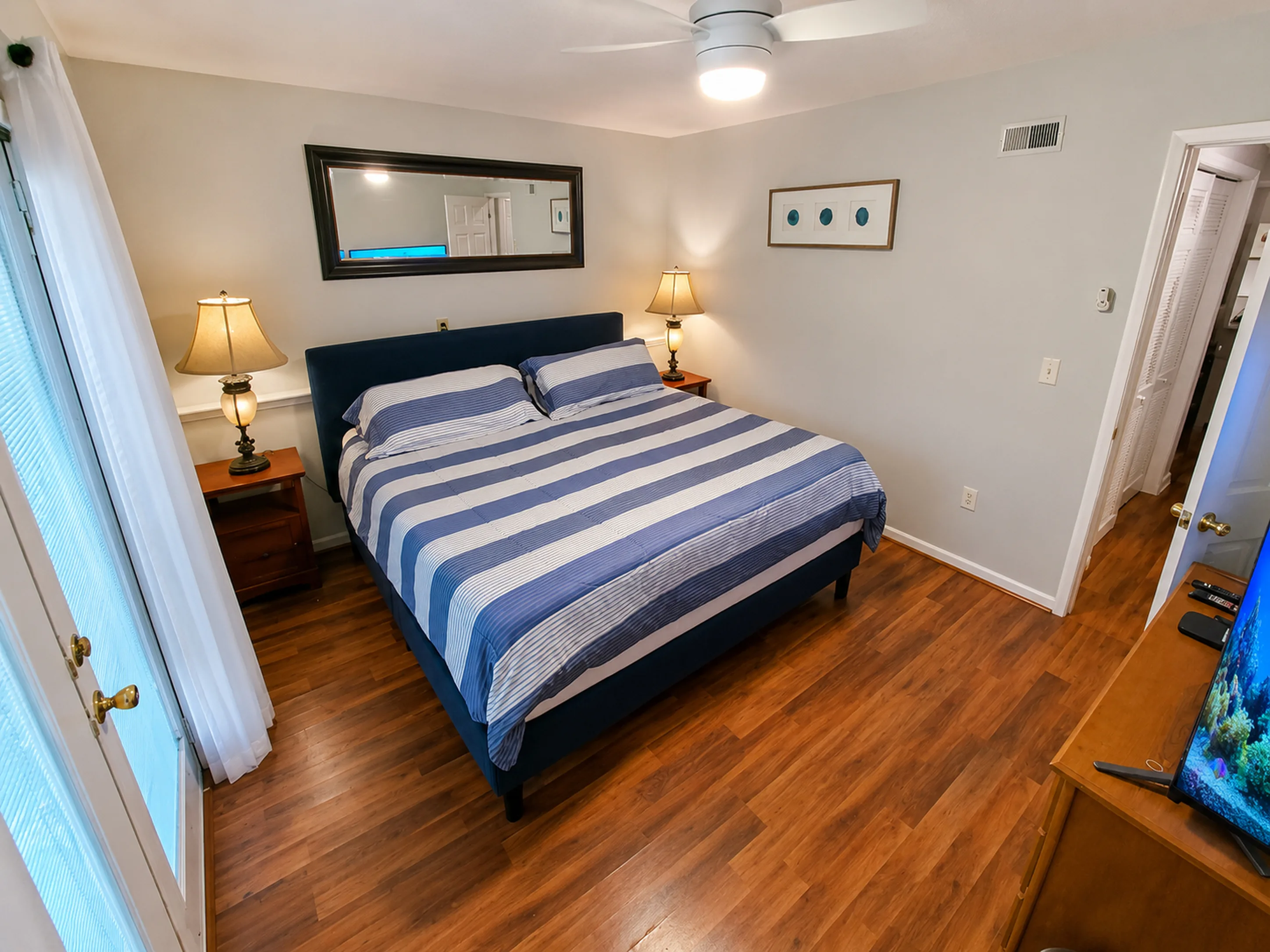Apartment 1303 A interior view 13