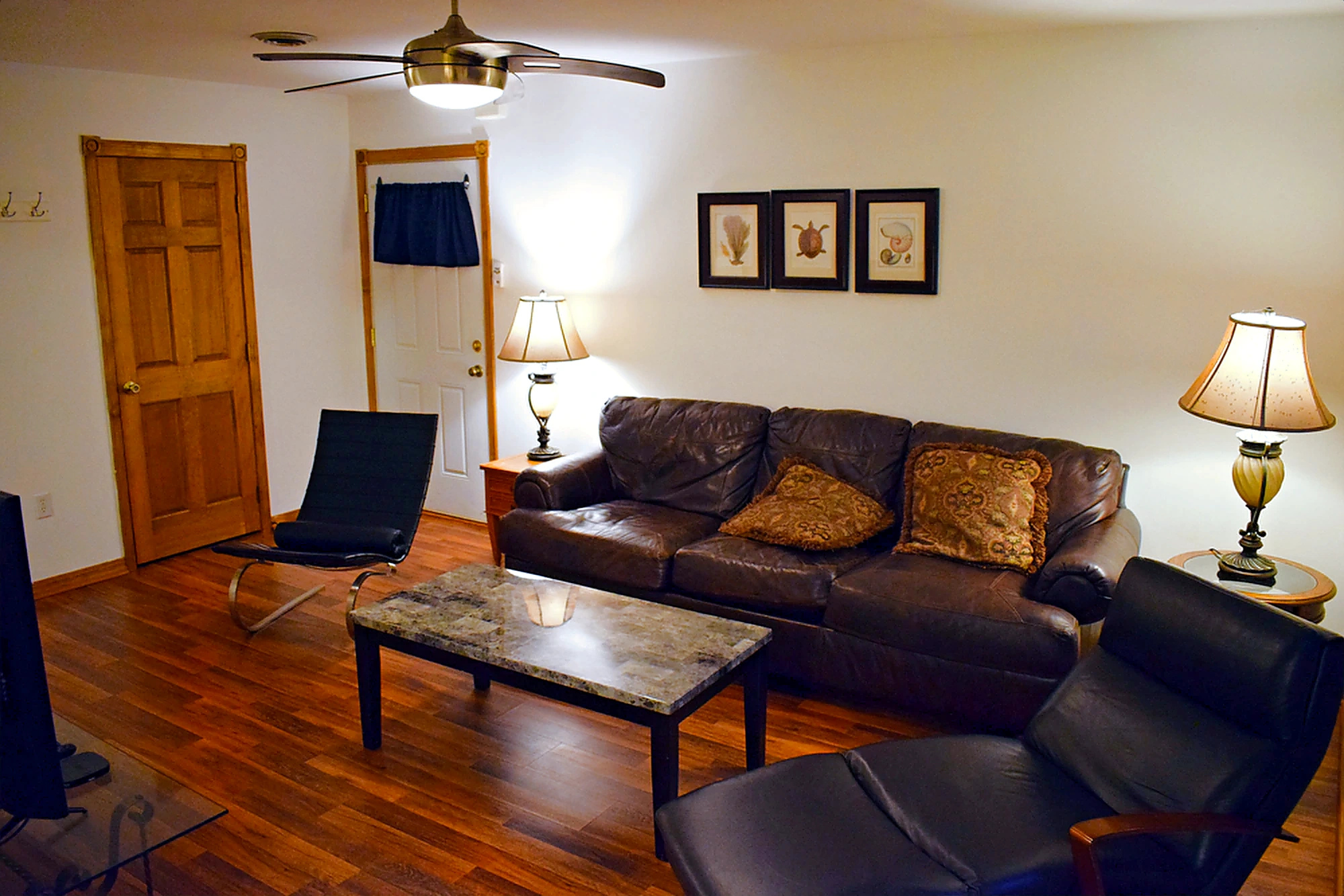 Apartment 1303 B interior view 5