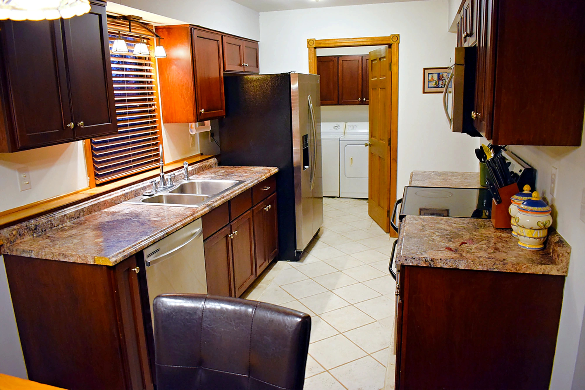 Apartment 1303 B interior view 9