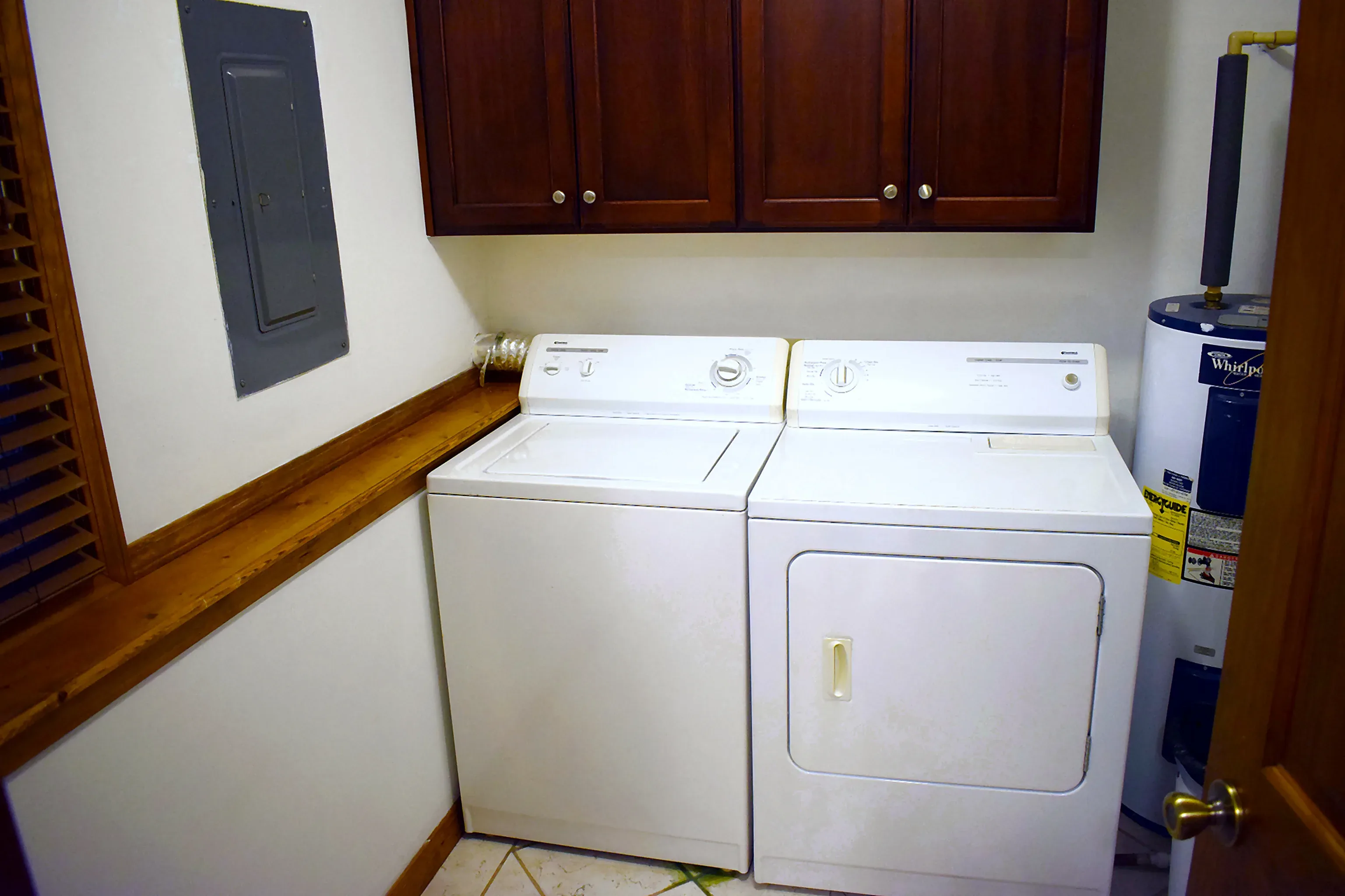 Apartment 1303 B laundry room