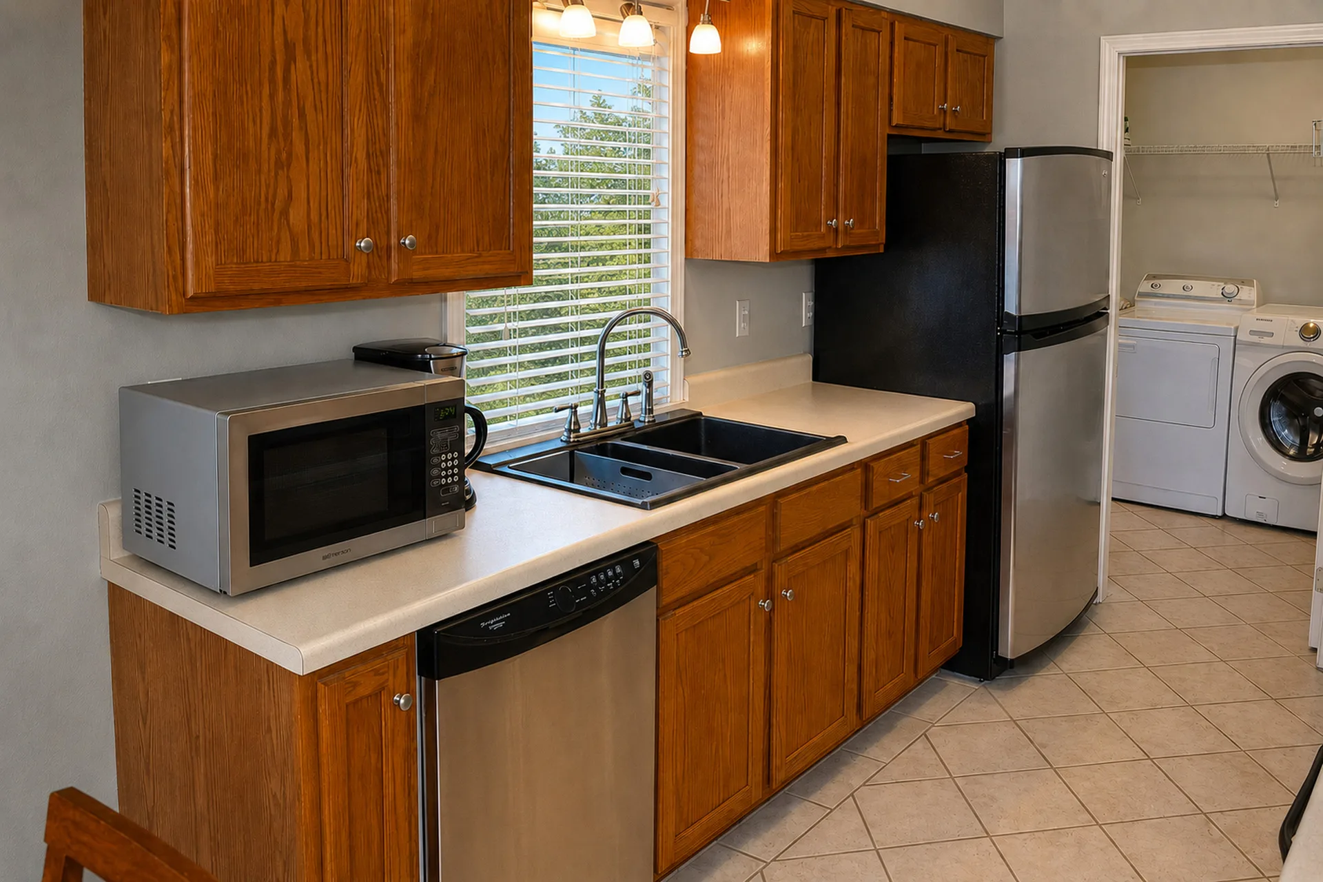 Apartment 1303 D interior view 8