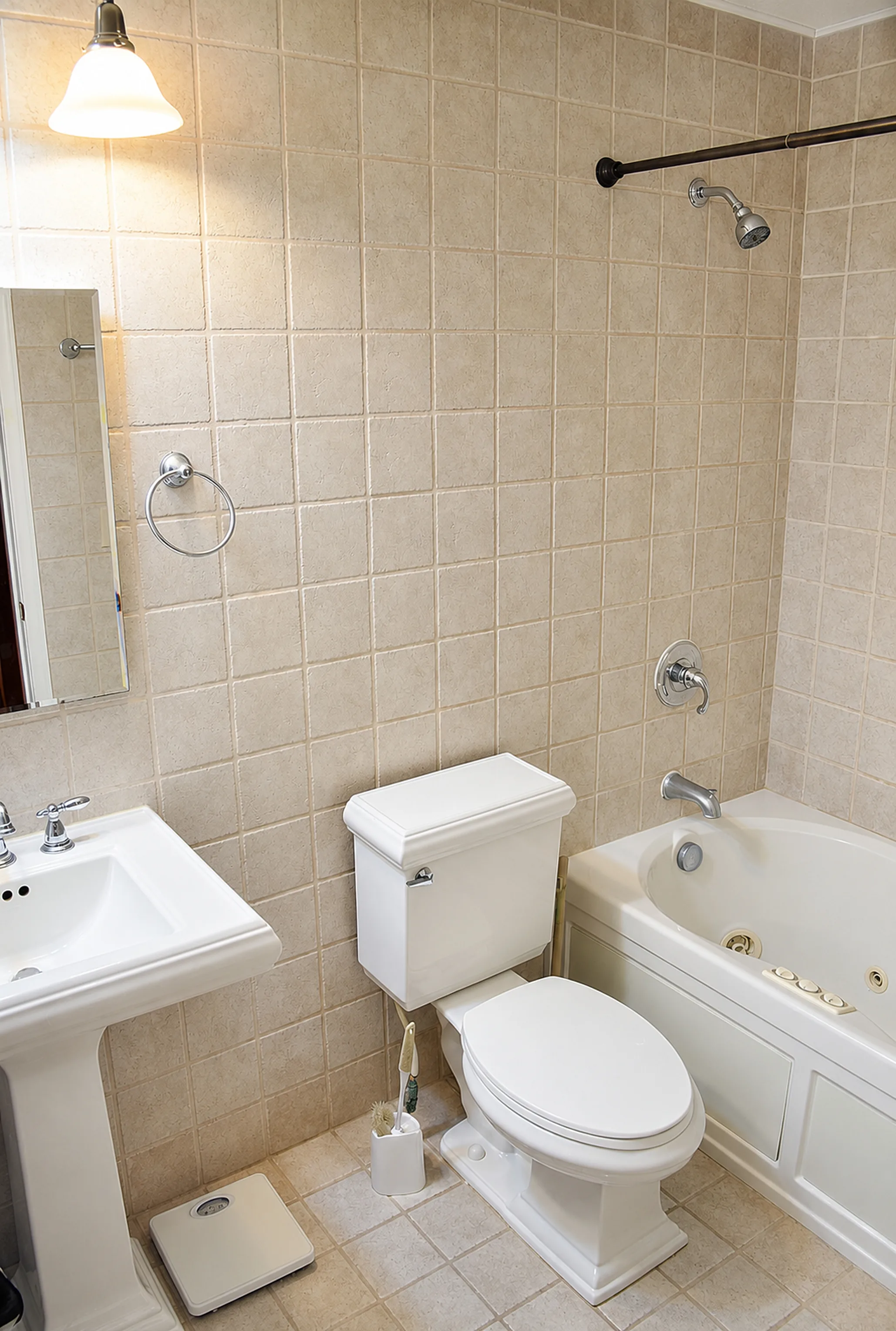 Bathroom in apartment 1305 D