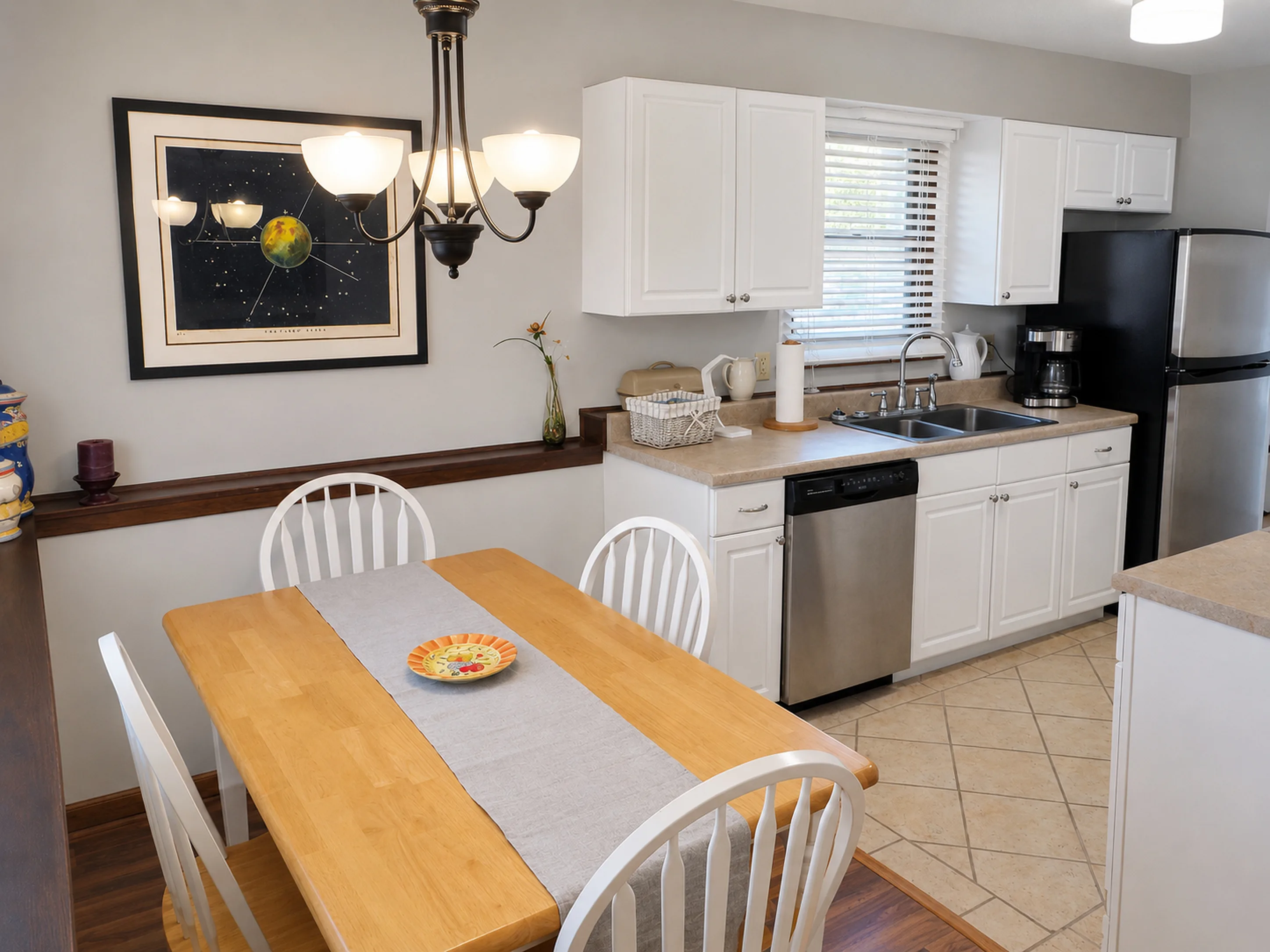 Dining area and kitchen in apartment 1307 B