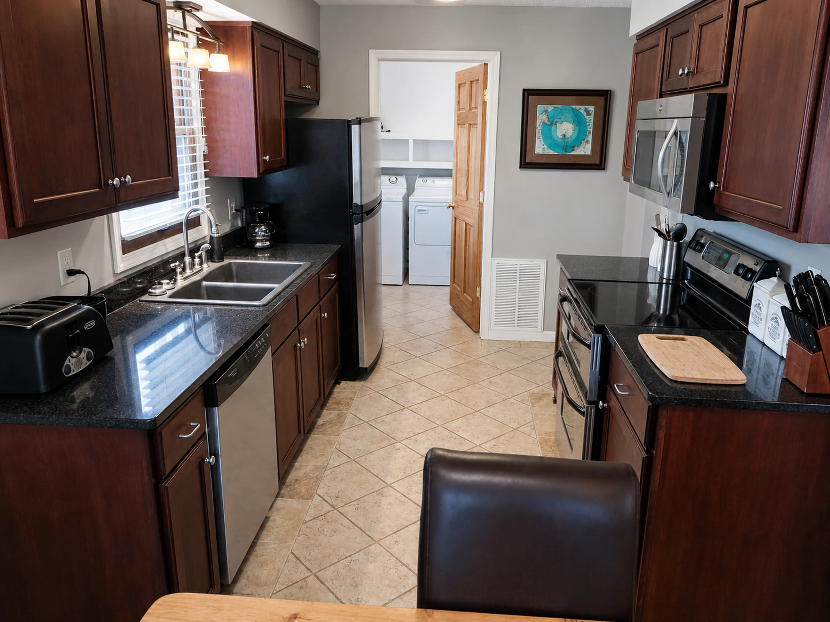 Apartment 1307 D interior view 8
