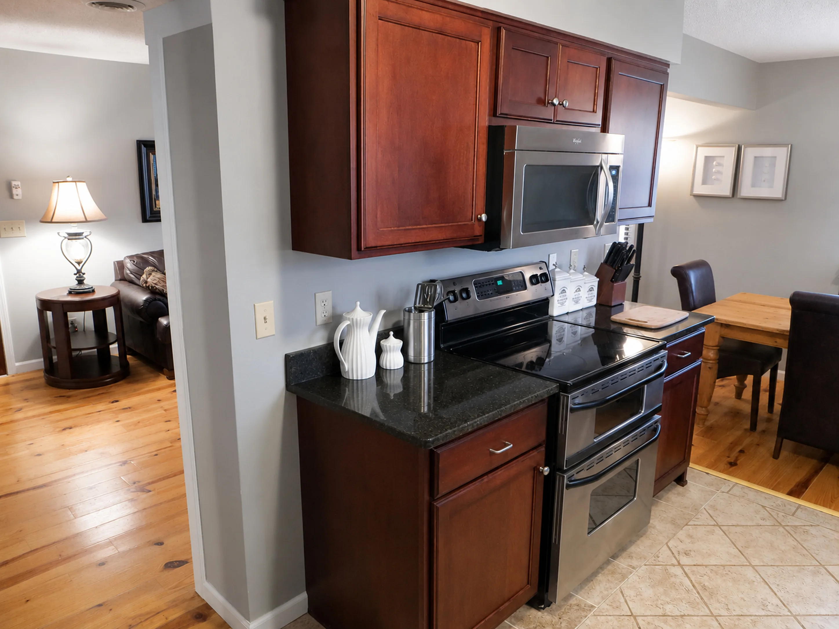 Apartment 1307 D interior view 13