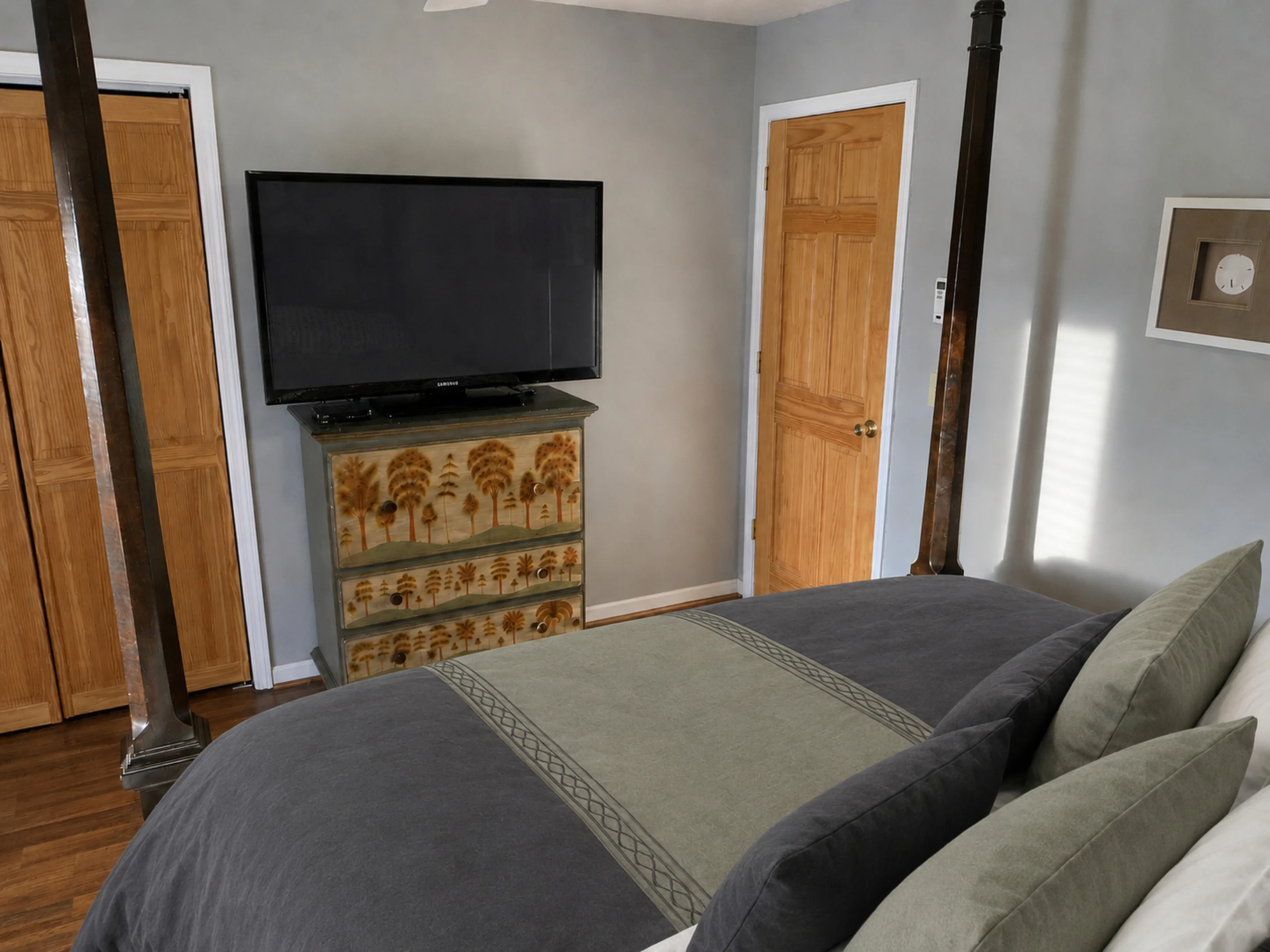 Apartment 1307 D interior view 15