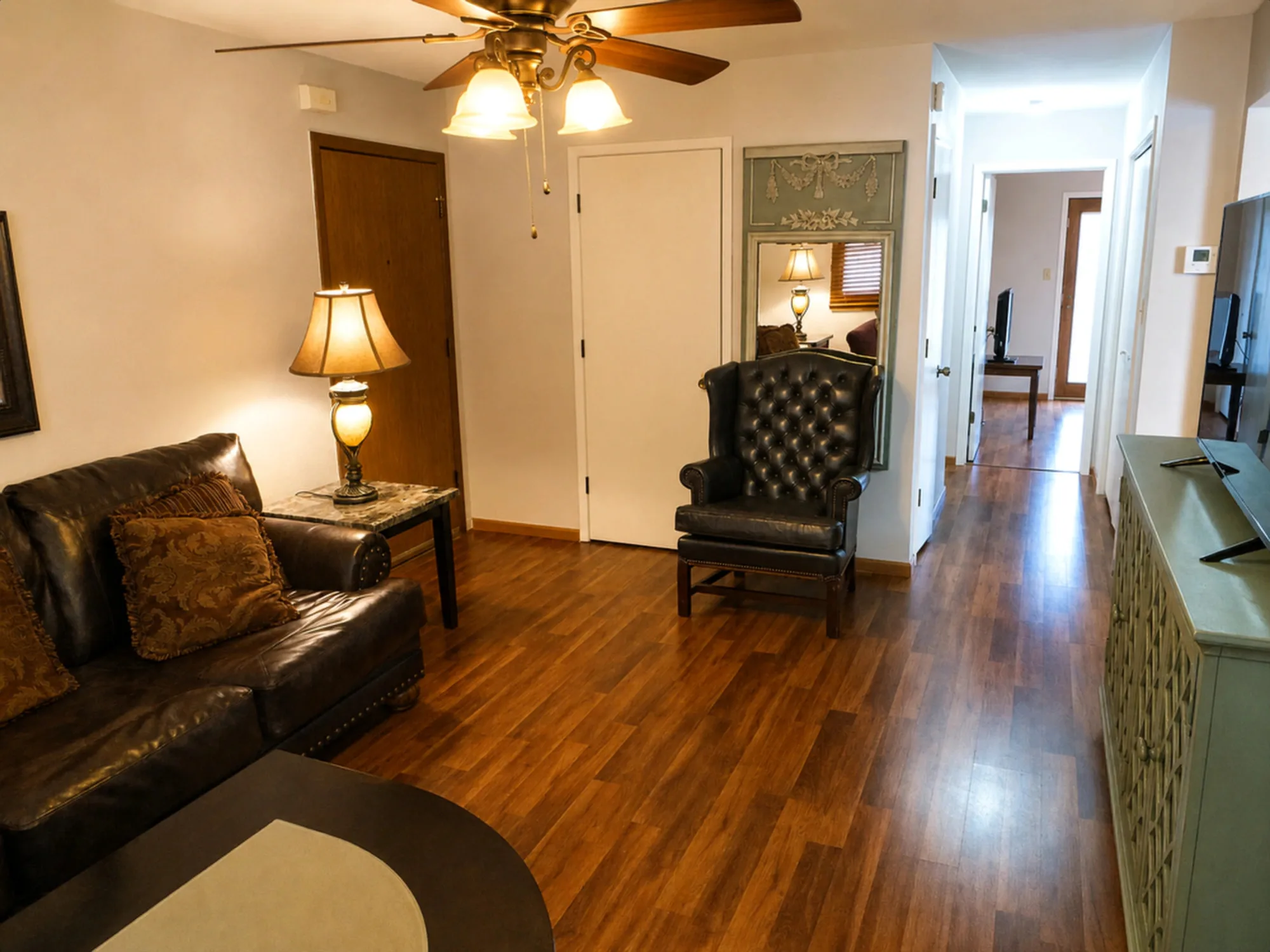 Apartment 2004 C interior view 5