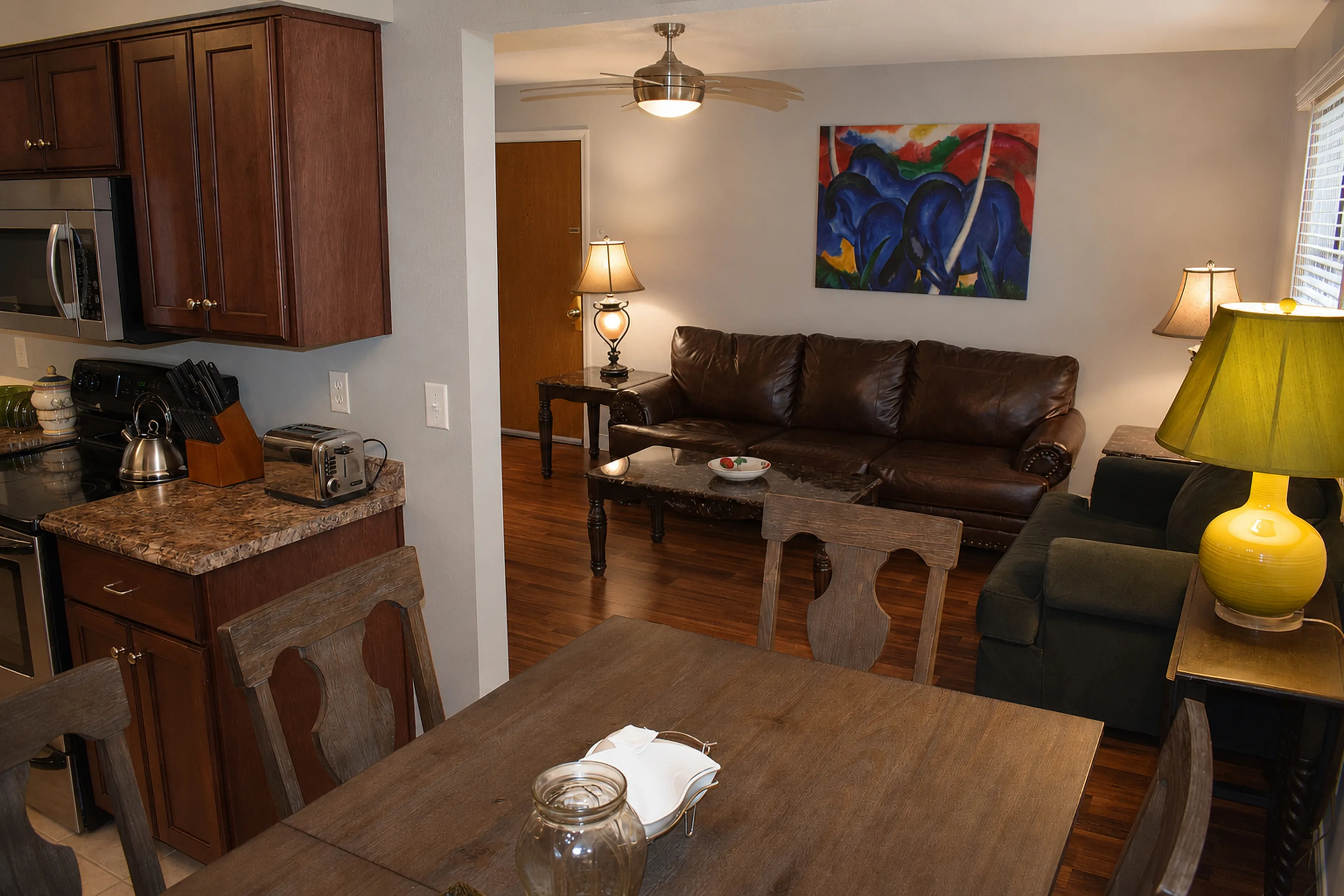 Apartment 2004 D interior view 11