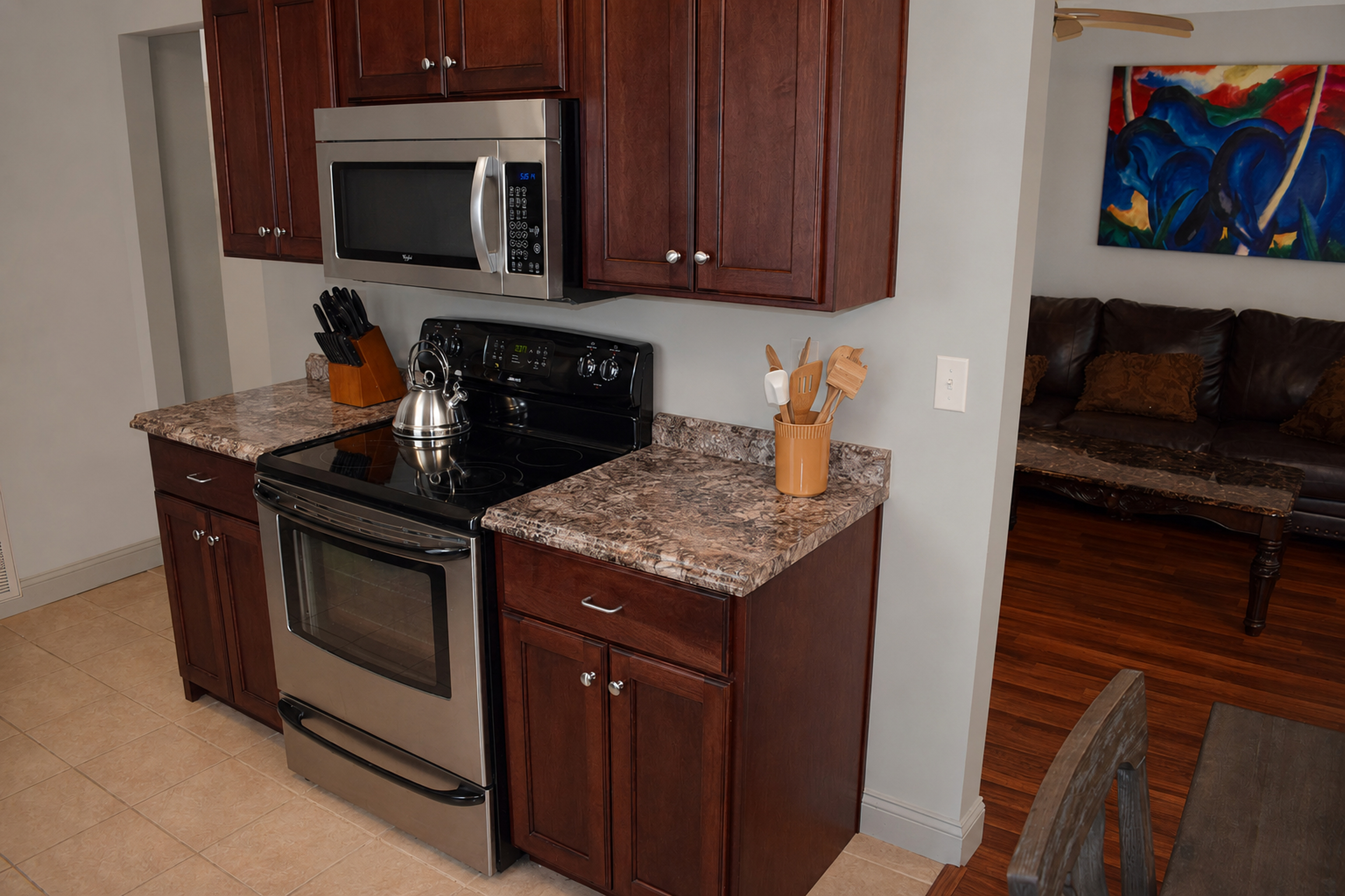 Apartment 2004 D interior view 15