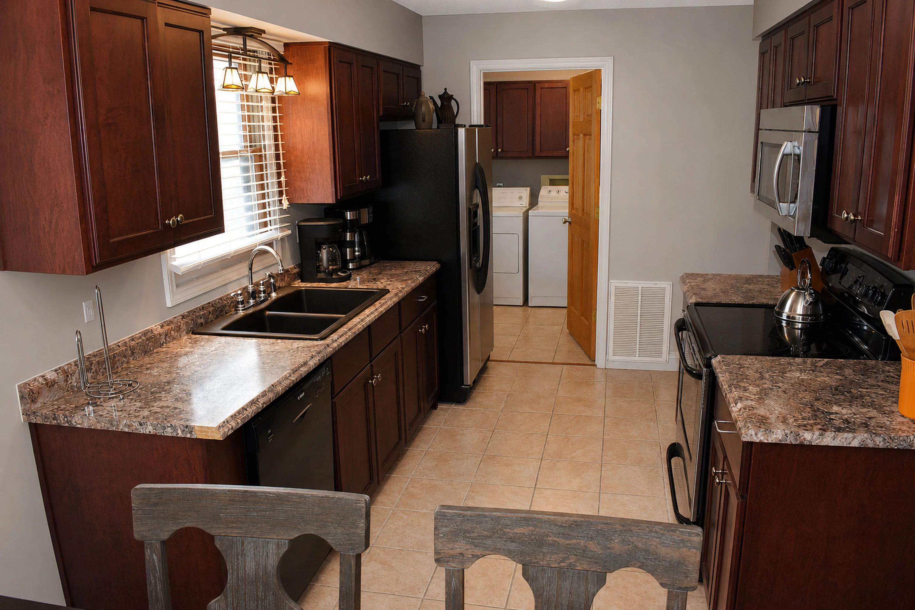 Apartment 2004 D interior view 16