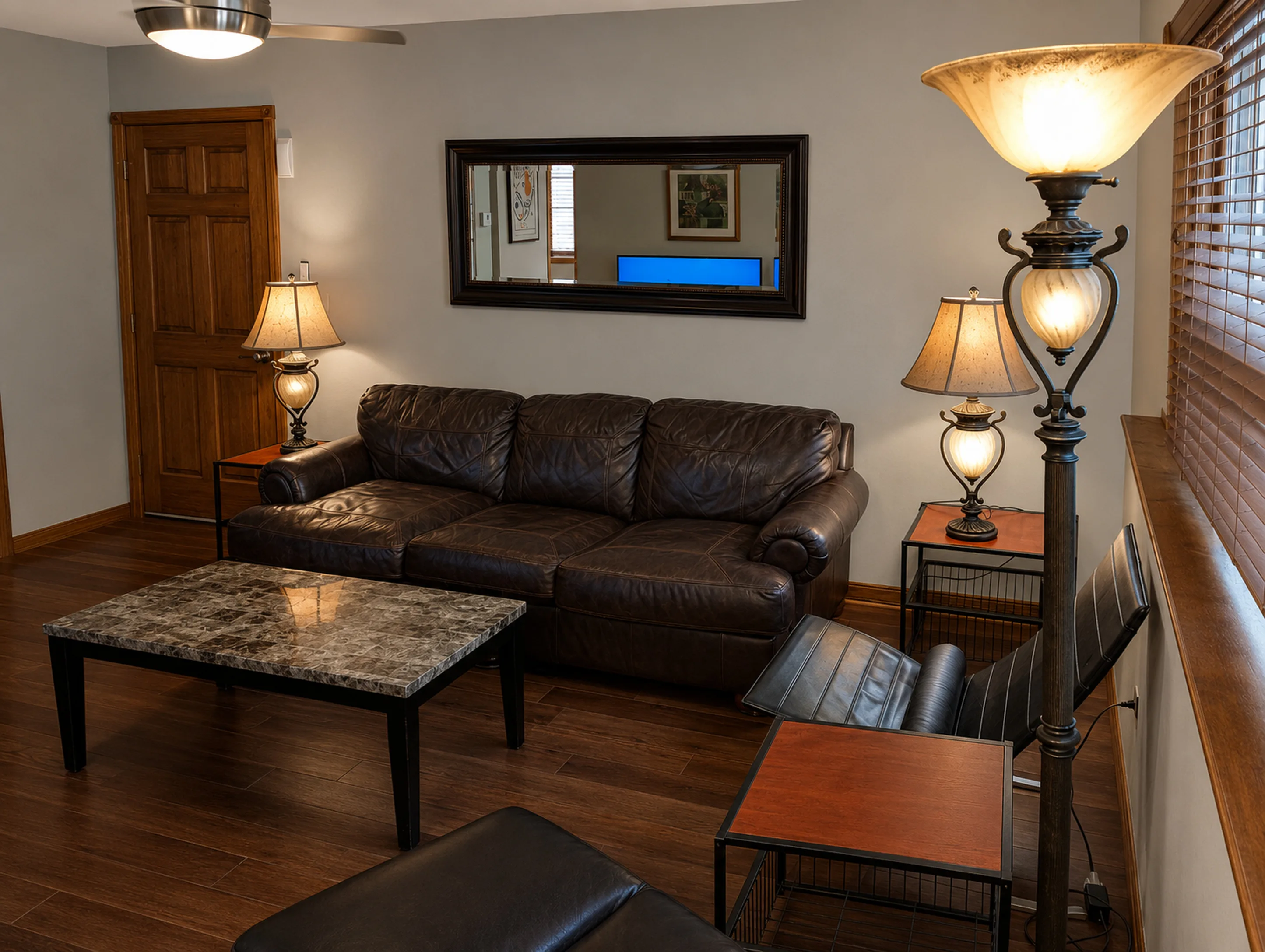 Apartment 2006 B interior view 6