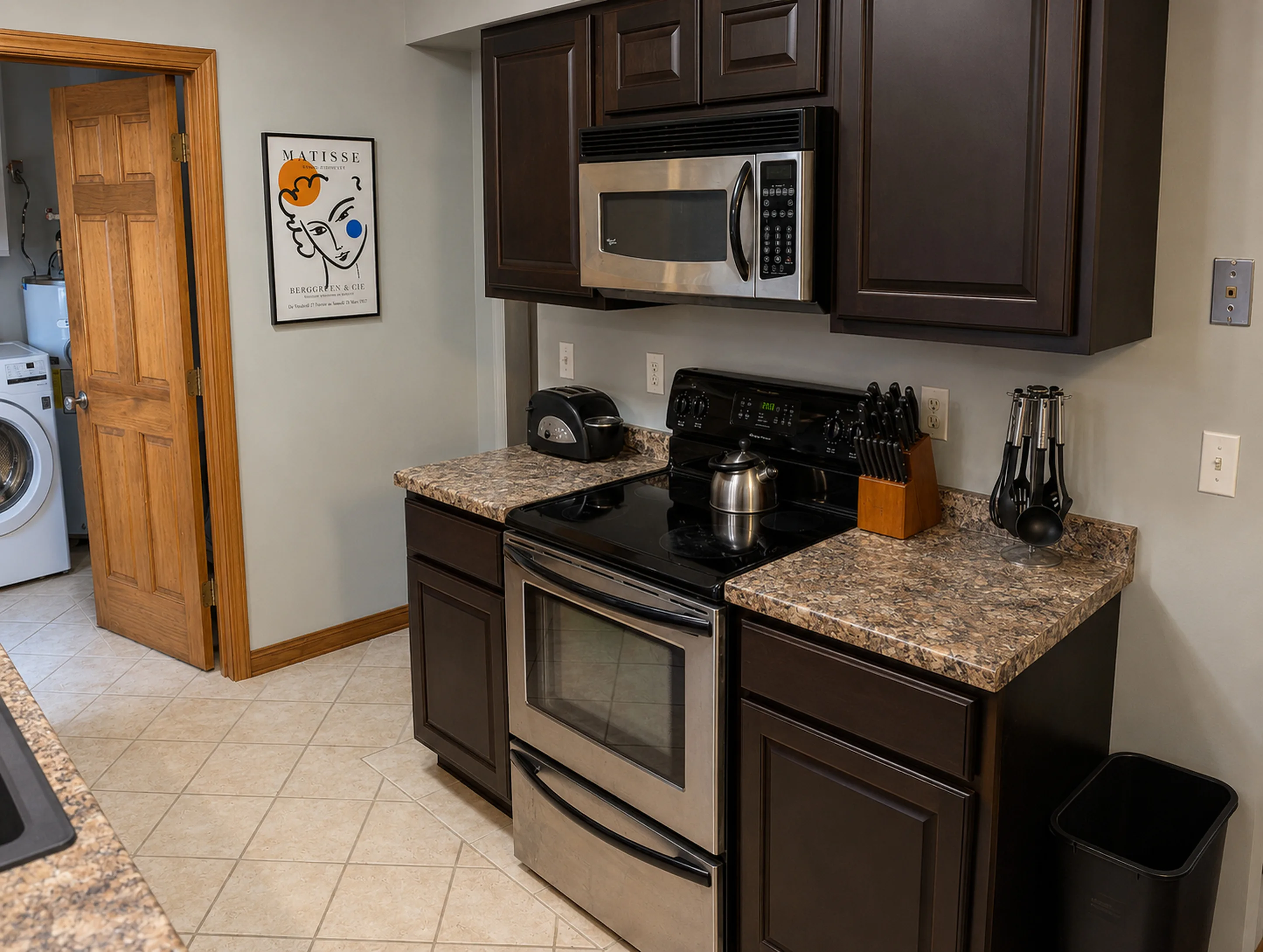 Apartment 2006 B interior view 17
