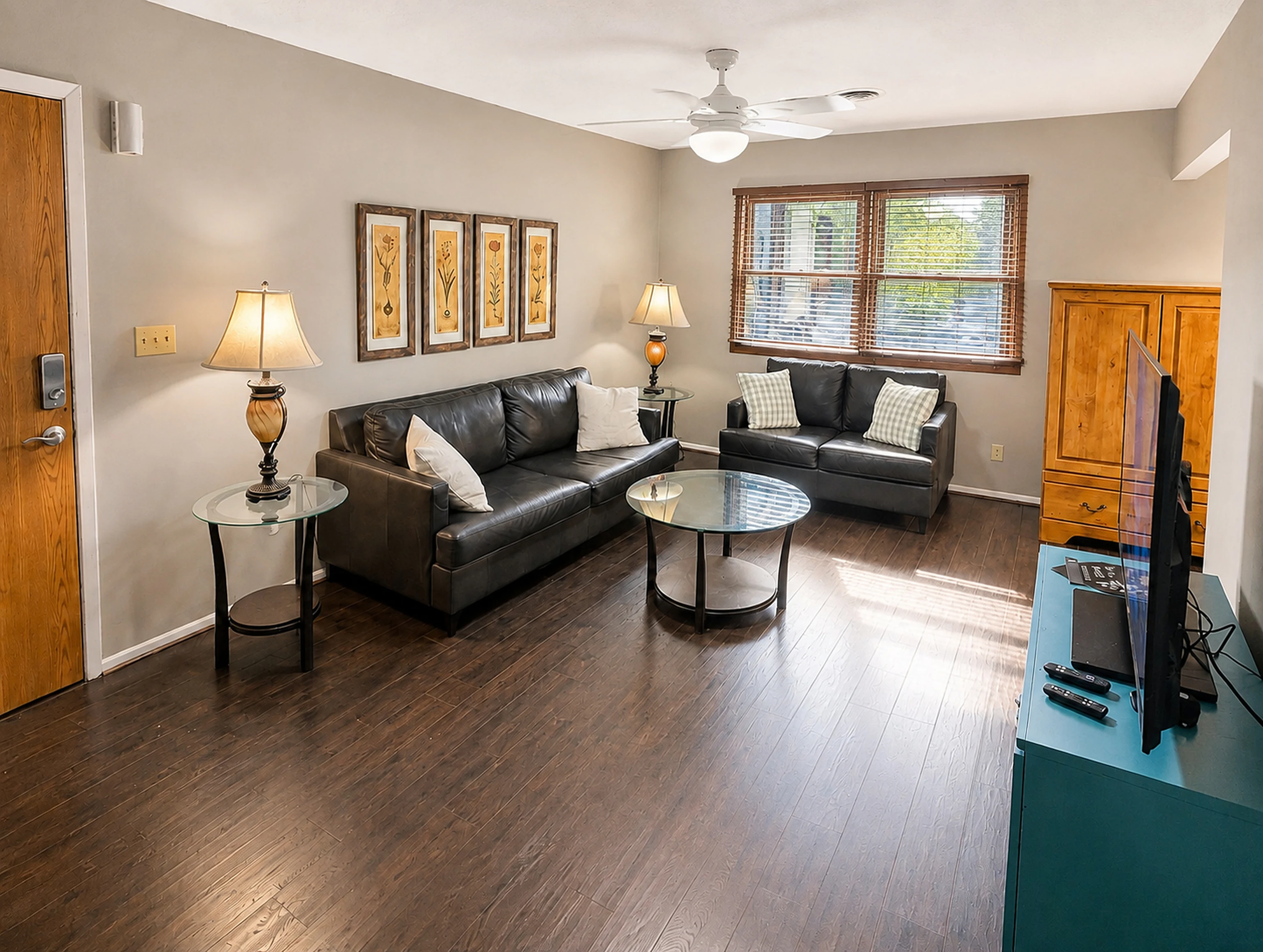 Apartment 2006 D interior view 1