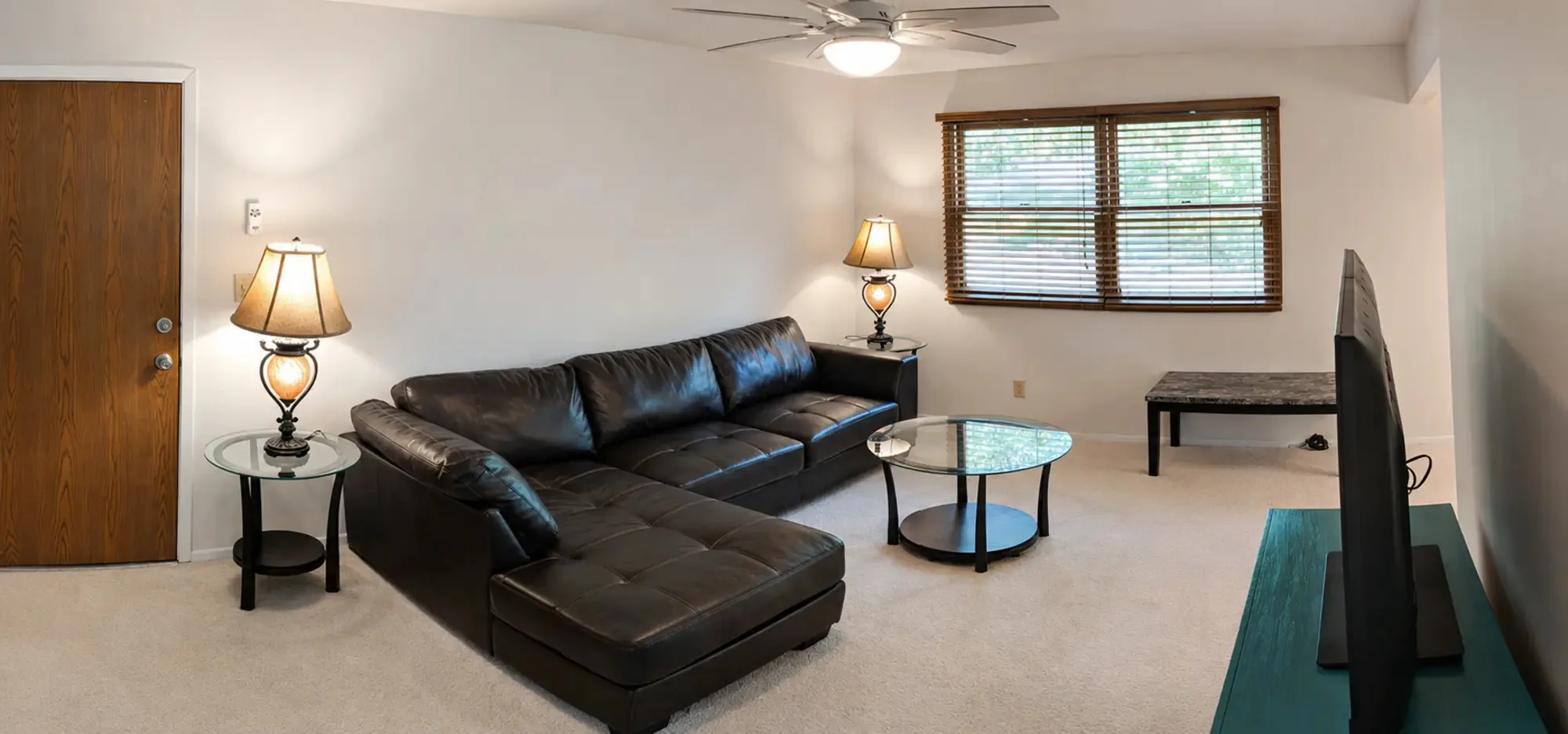Apartment 2006 D interior view 1