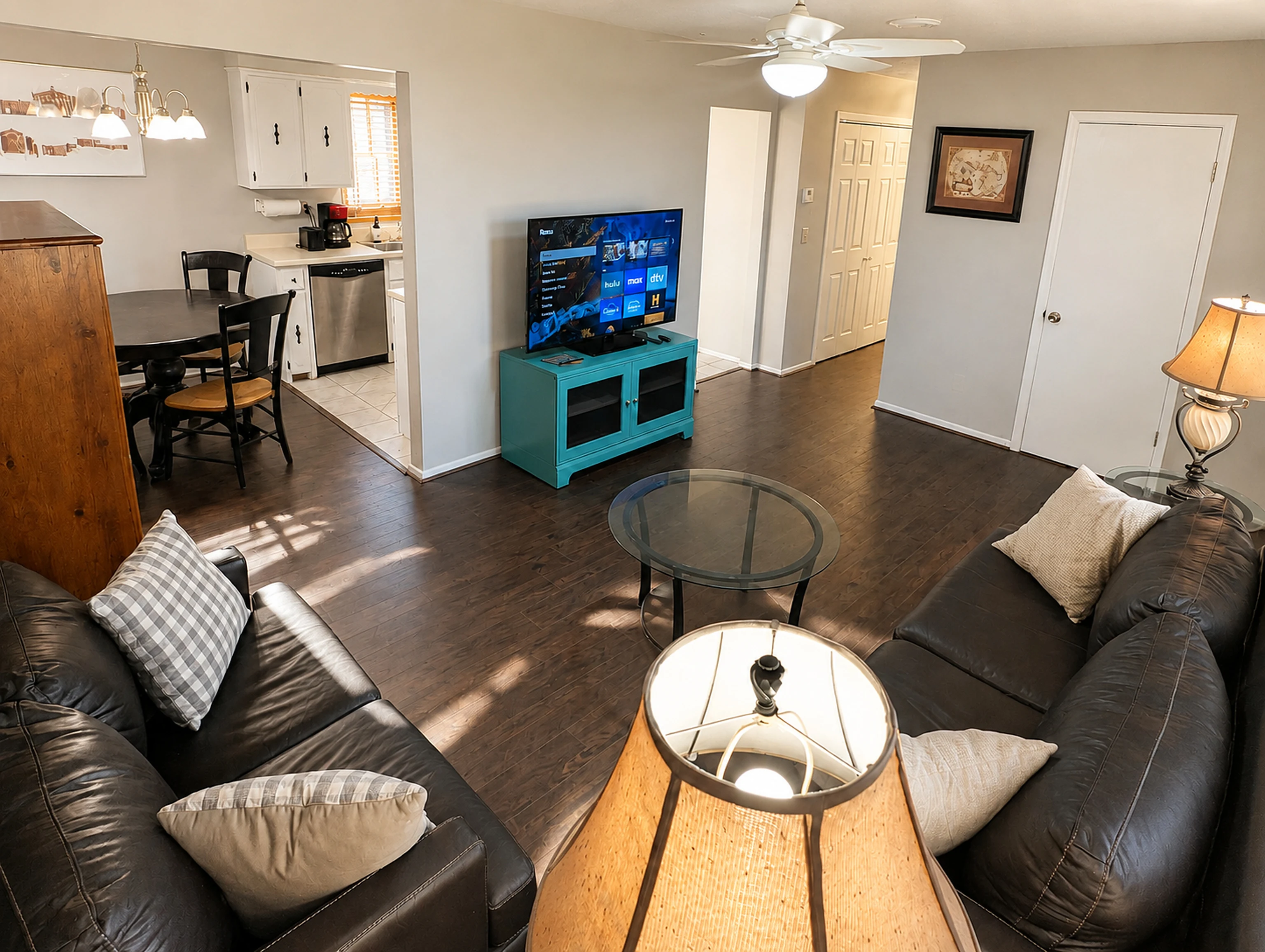 Apartment 2006 D interior view 14