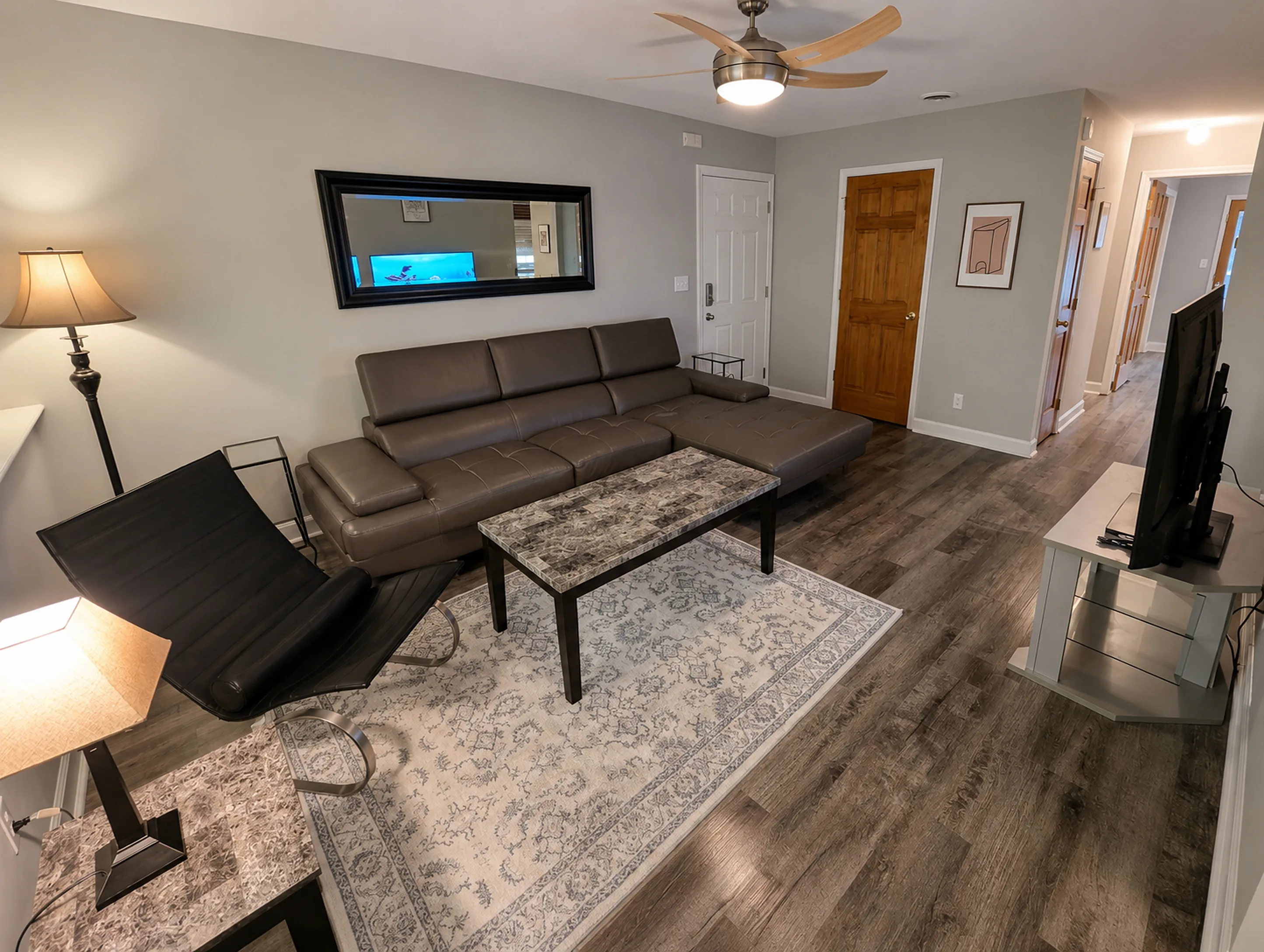 Apartment 2008 B interior view 4