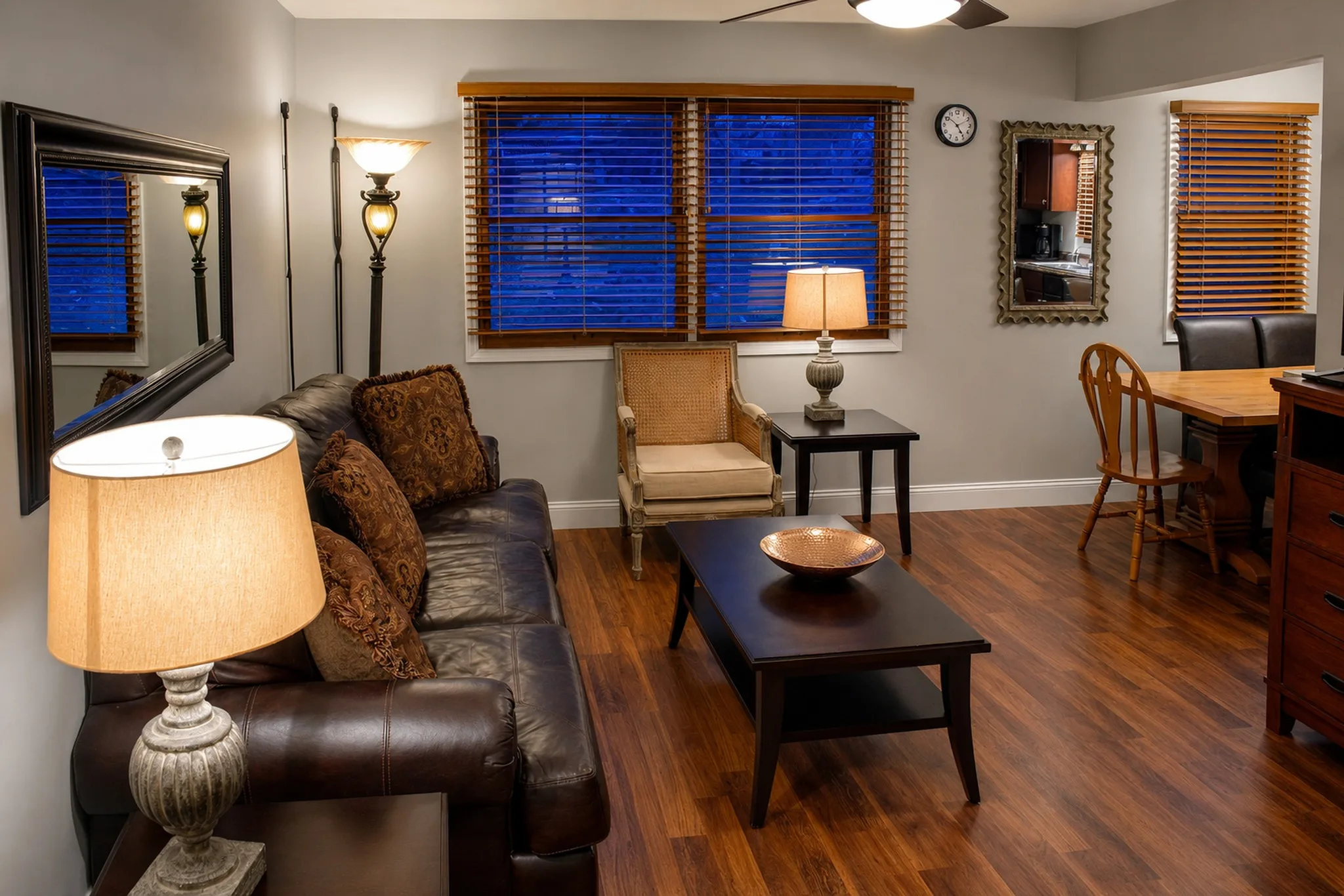 Apartment 2008 D interior view 1