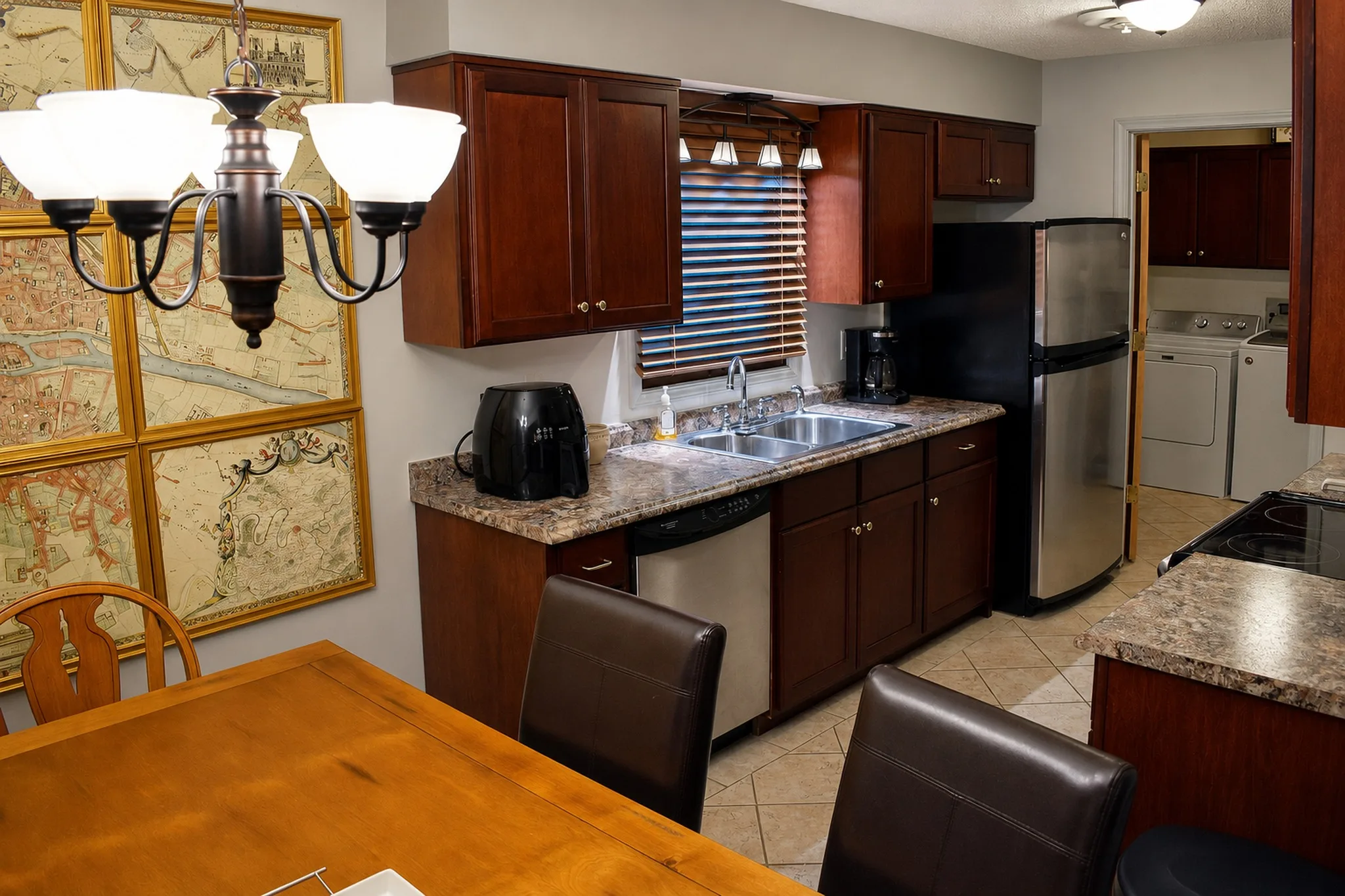 Apartment 2008 D interior view 8