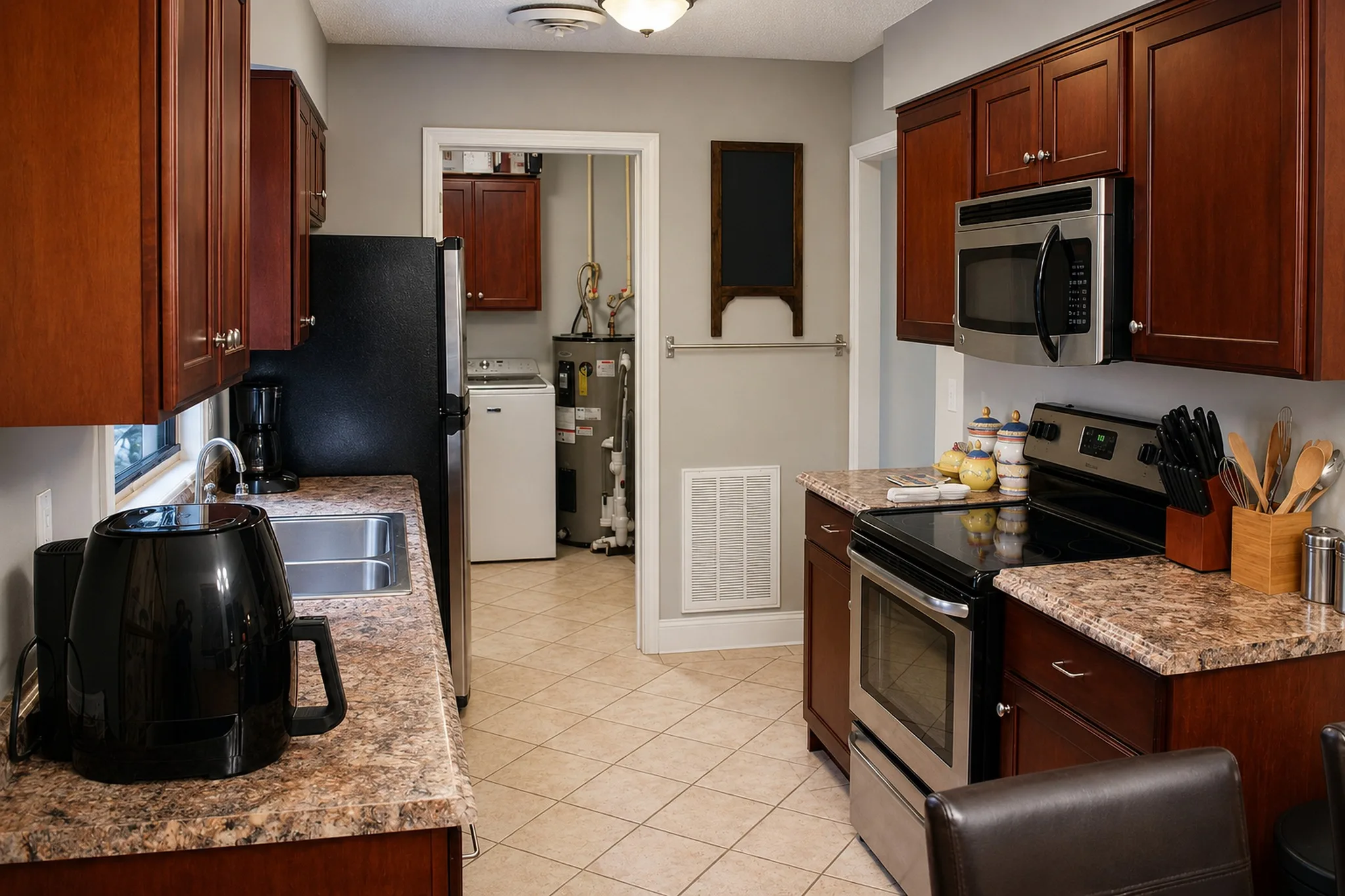 Apartment 2008 D interior view 9