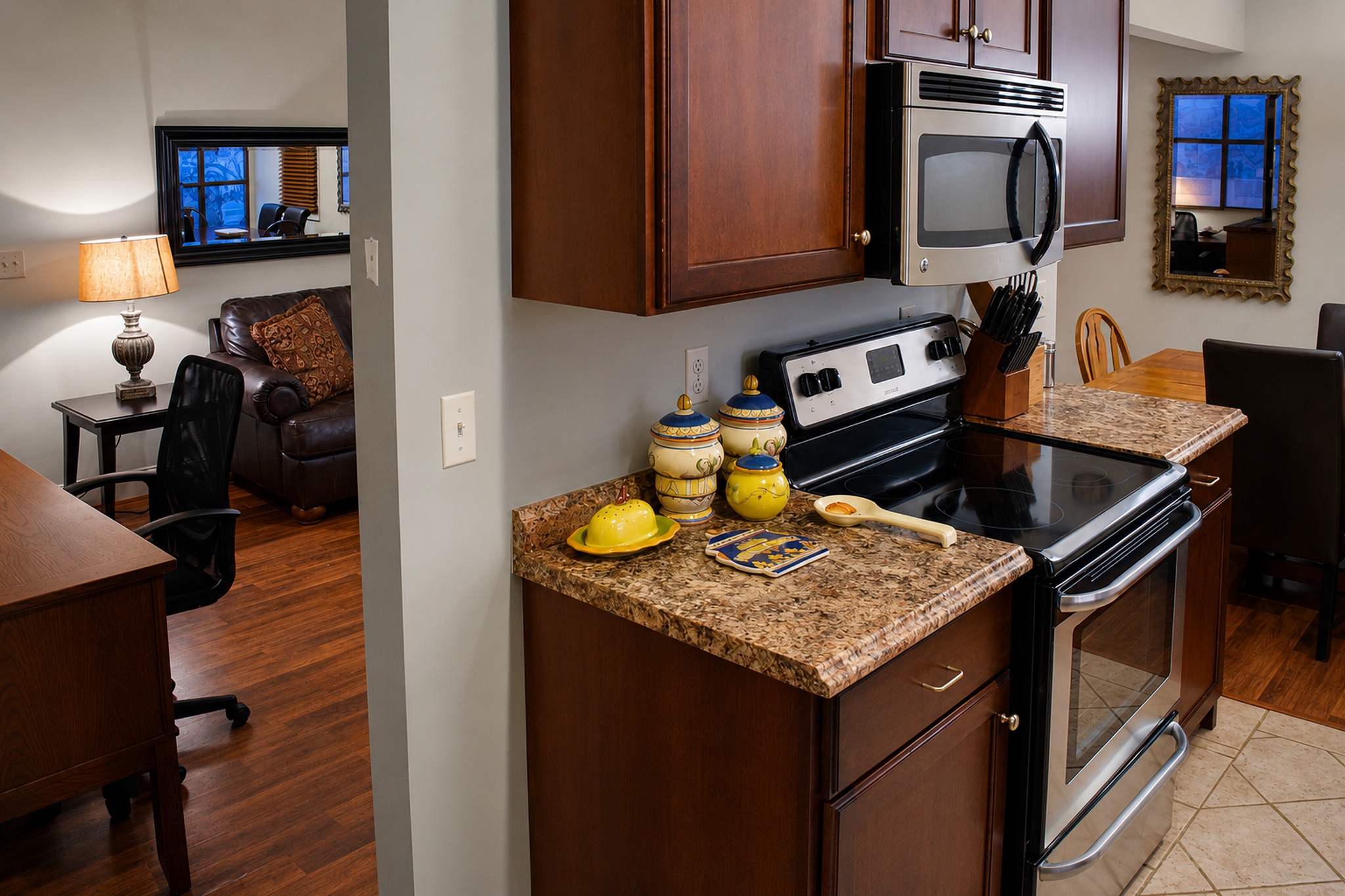Apartment 2008 D interior view 11