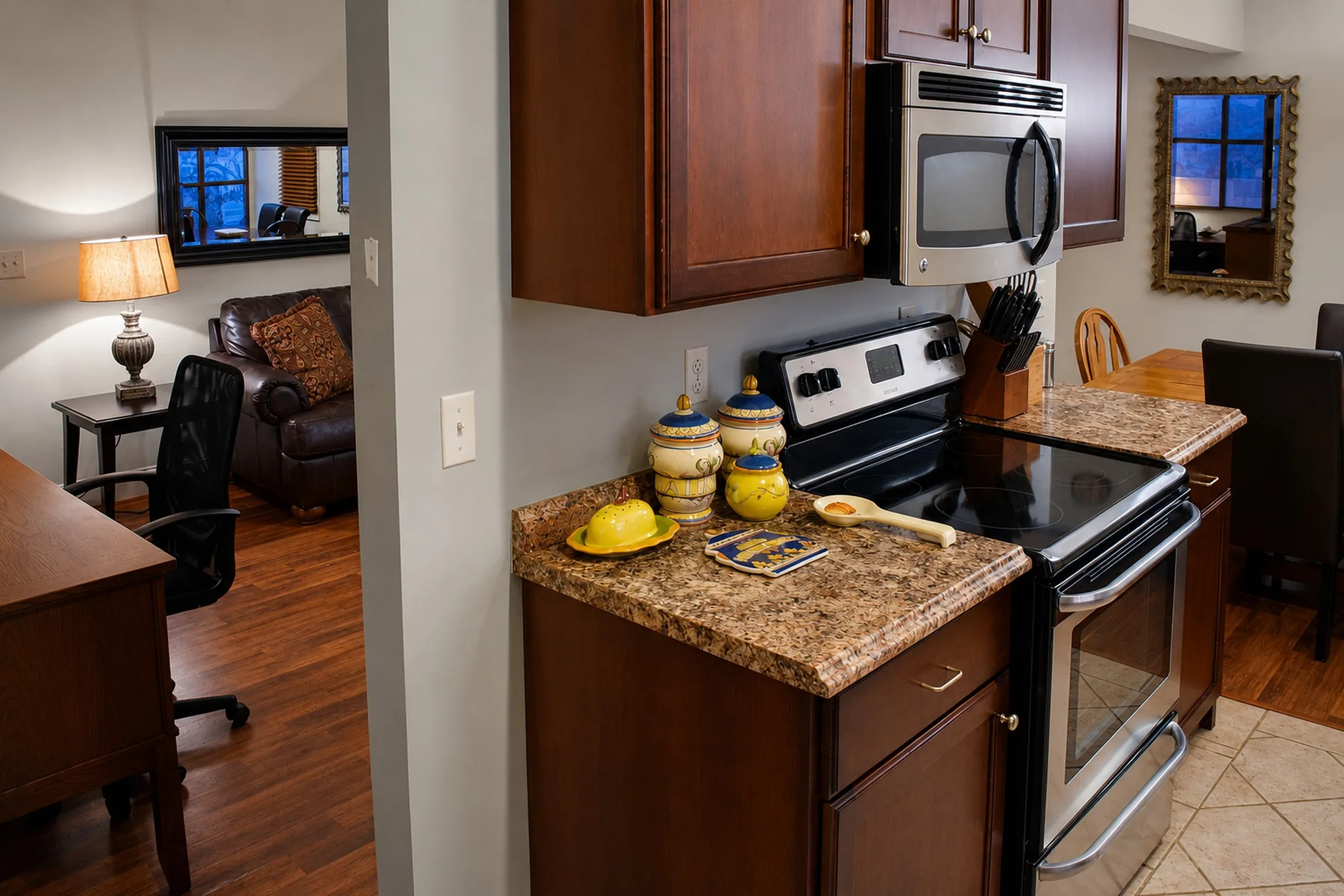 Apartment 2008 D interior view 11