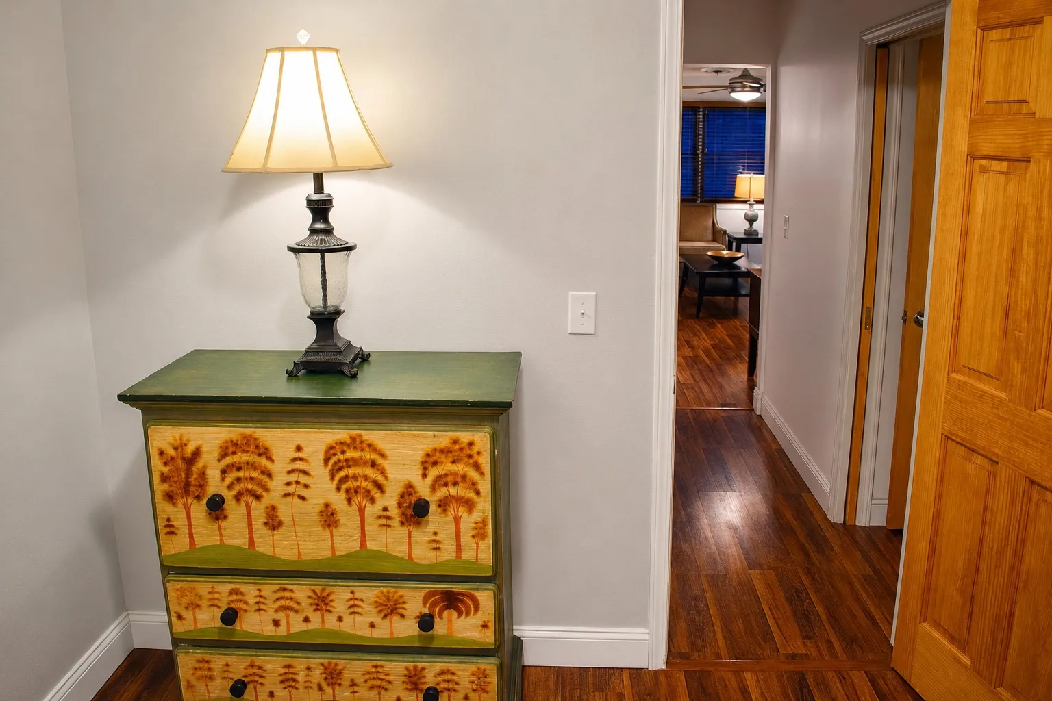 Apartment 2008 D interior view 16