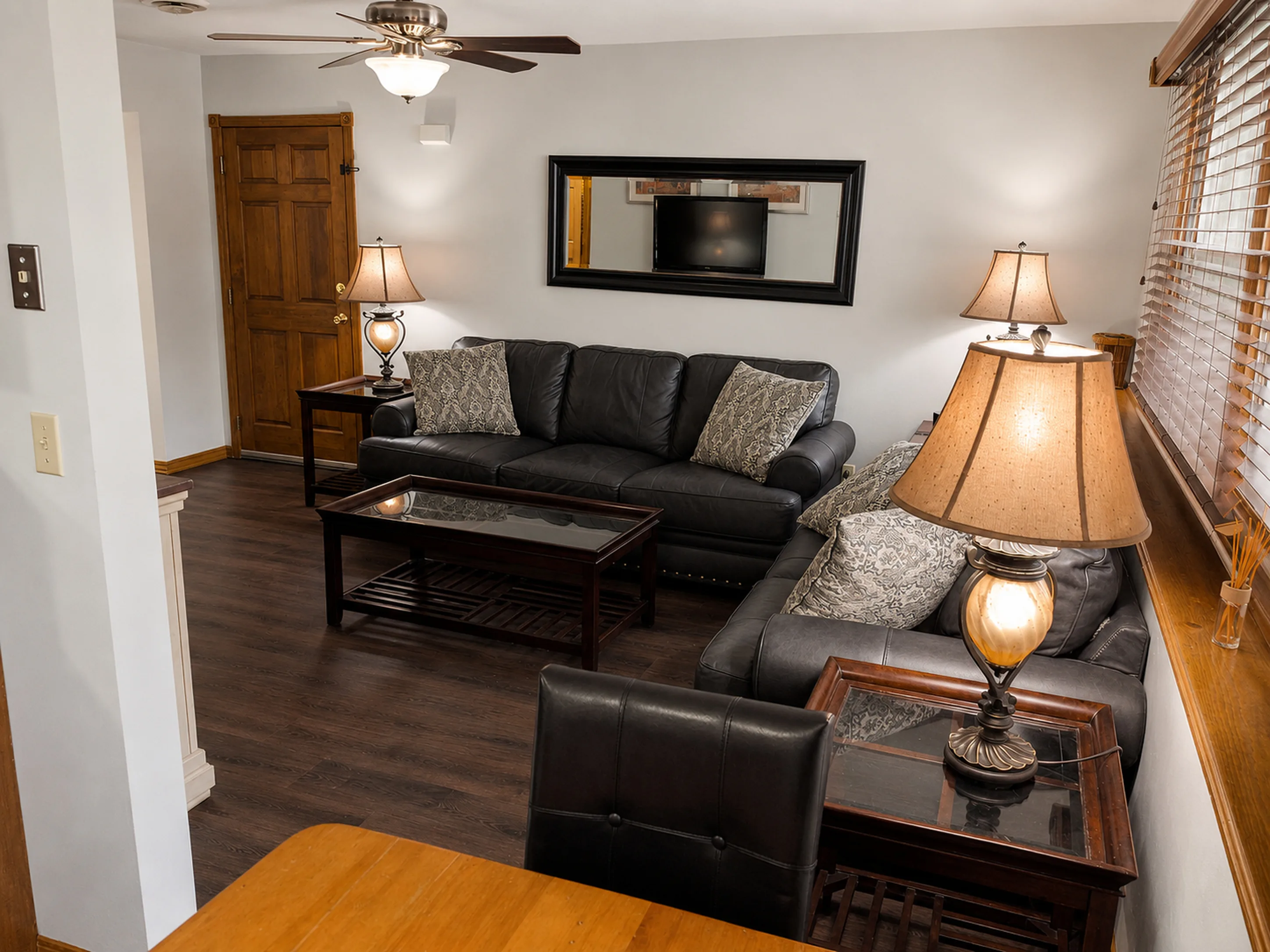Apartment 2010 B interior view 3