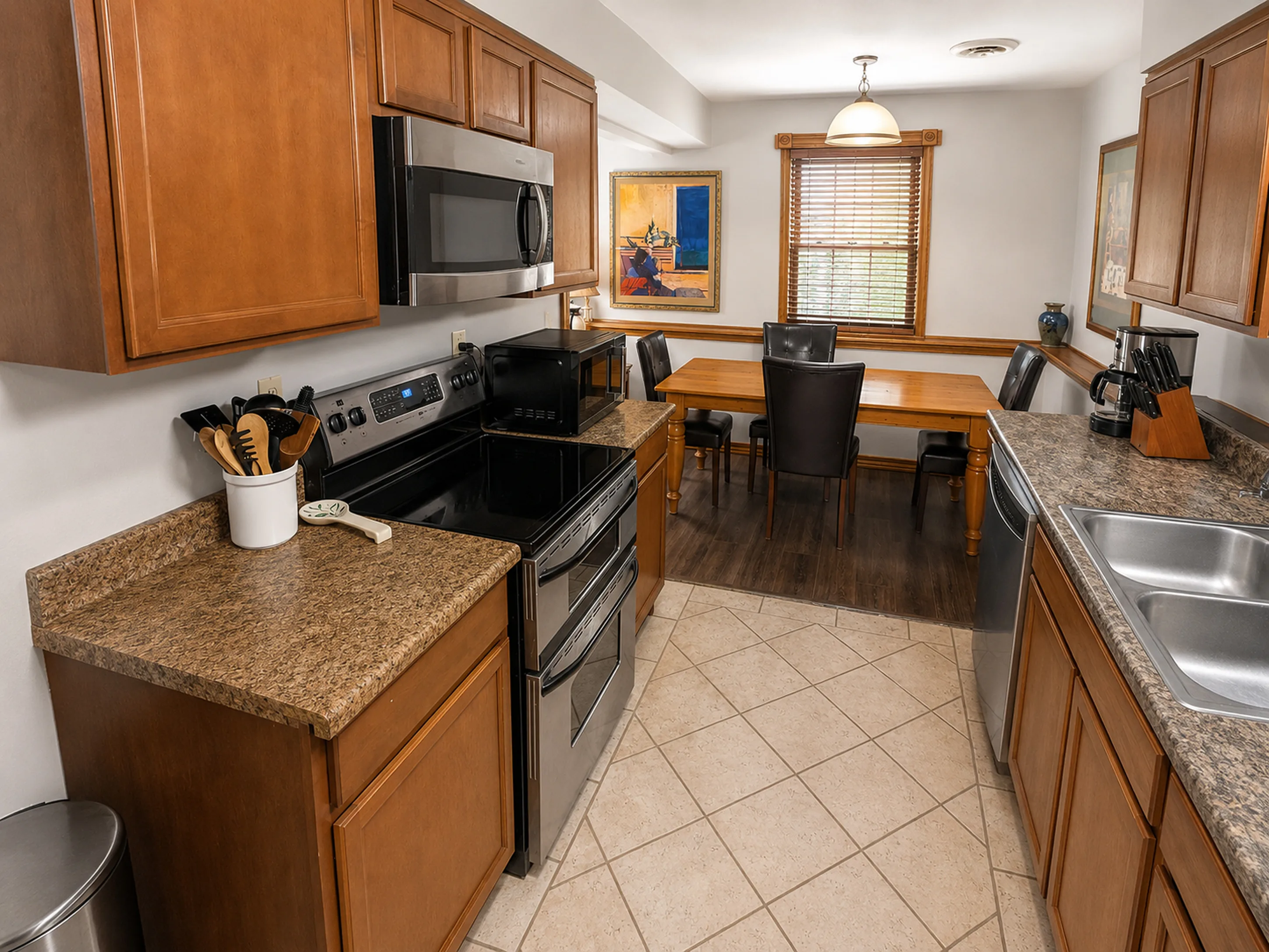 Apartment 2010 B interior view 14