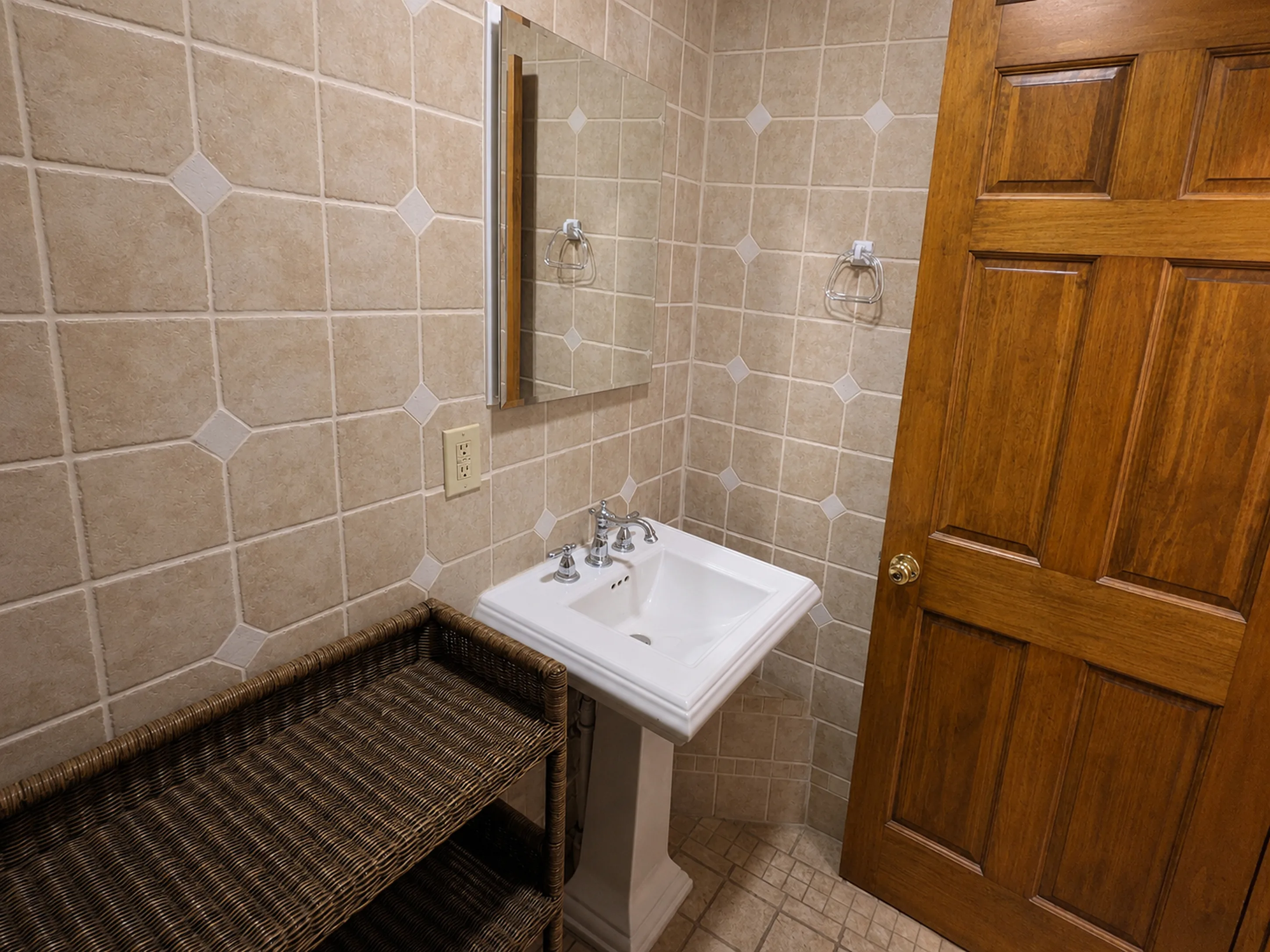 Apartment 2010 B interior view 31
